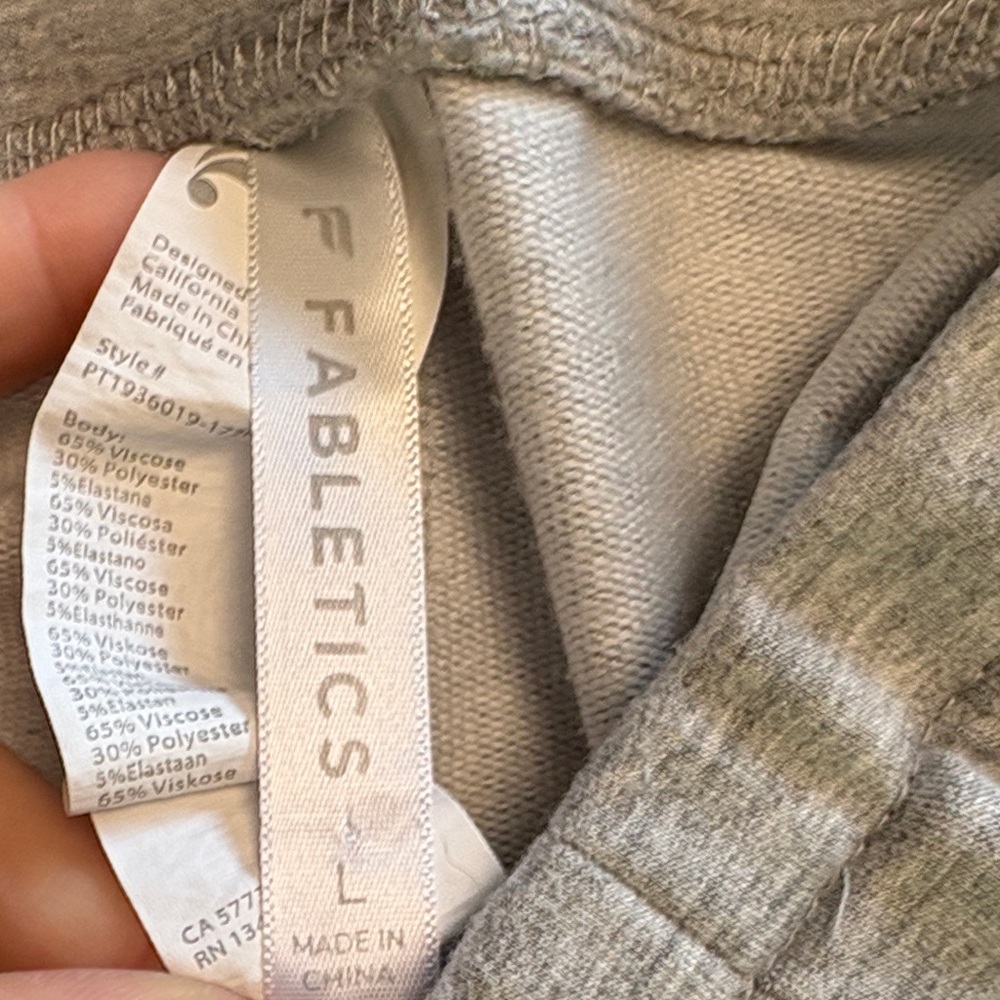 Fabletics Gray Sweatpants Size Large Joggers Cuff… - image 4